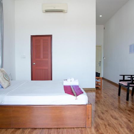 New Season Riverside Hotel Πνομ Πενχ Εξωτερικό φωτογραφία
