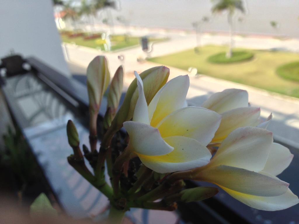 New Season Riverside Hotel Πνομ Πενχ Εξωτερικό φωτογραφία