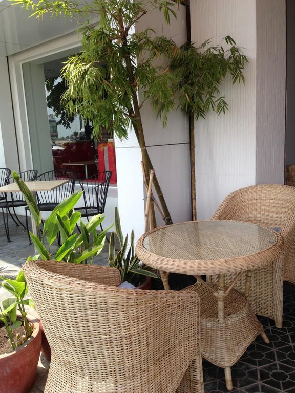 New Season Riverside Hotel Πνομ Πενχ Εξωτερικό φωτογραφία