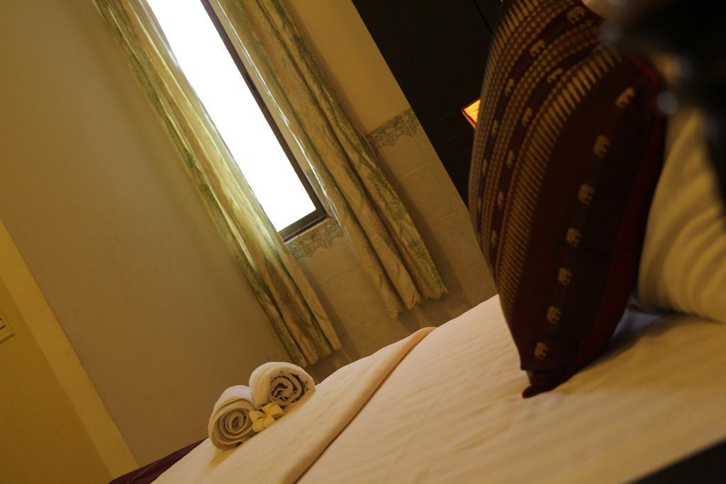 New Season Riverside Hotel Πνομ Πενχ Εξωτερικό φωτογραφία