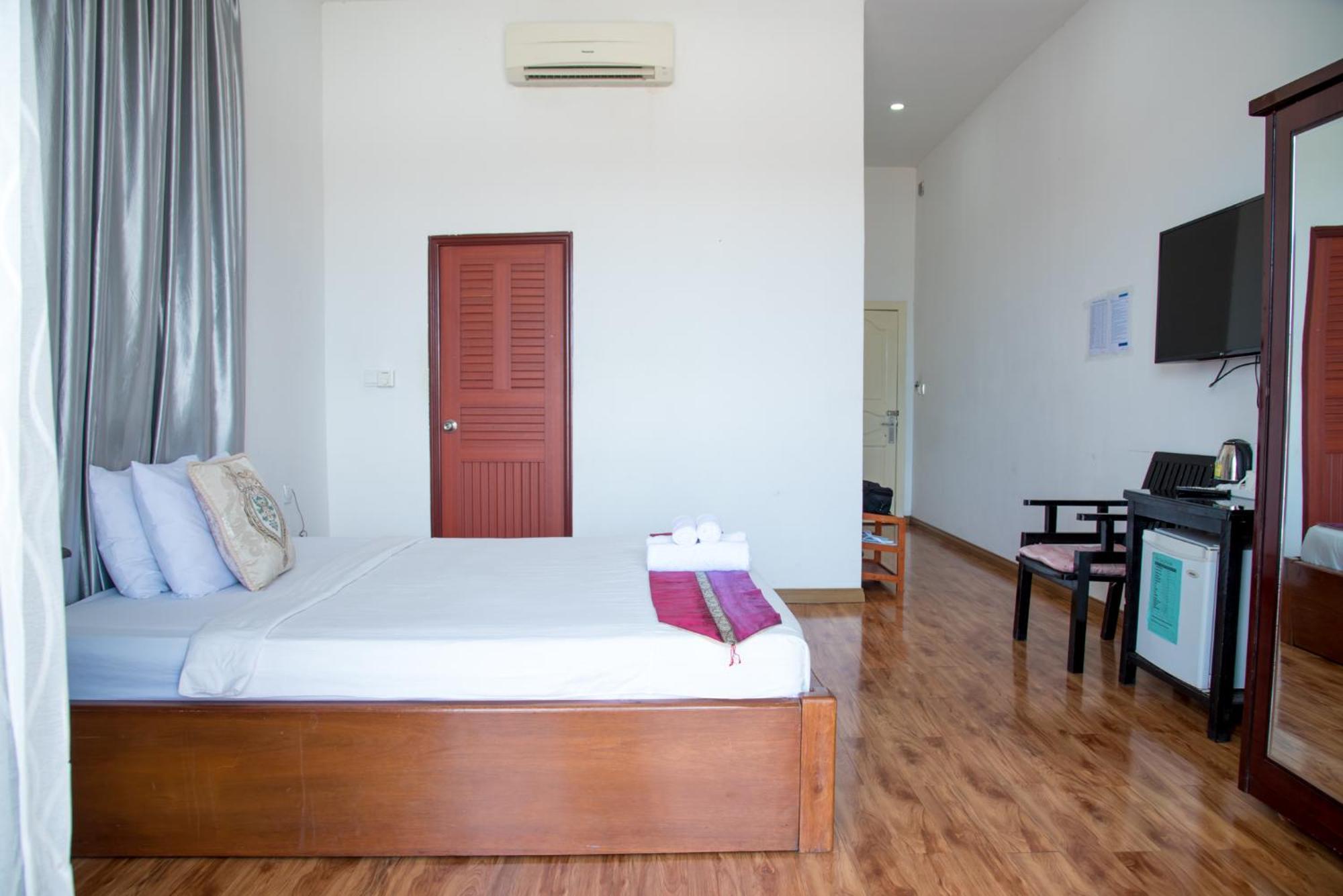 New Season Riverside Hotel Πνομ Πενχ Εξωτερικό φωτογραφία